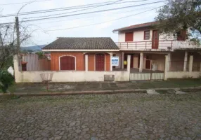Foto 1 de Casa com 3 Quartos para alugar, 100m² em Espiríto Santo, Porto Alegre