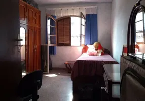 Foto 1 de Sobrado com 3 Quartos à venda, 157m² em Vila Dirce, Mauá