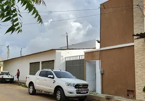 Foto 1 de Galpão/Depósito/Armazém com 8 Quartos para venda ou aluguel, 3600m² em Antônio Bezerra, Fortaleza