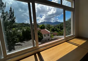 Foto 1 de Apartamento com 2 Quartos à venda, 77m² em Duchas, Petrópolis