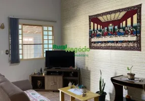 Foto 1 de Casa com 2 Quartos à venda, 175m² em Loteamento Village das Palmeiras, Lorena