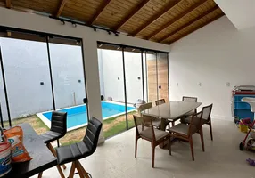Foto 1 de Sobrado com 3 Quartos à venda, 150m² em Lidia Duarte, Camboriú