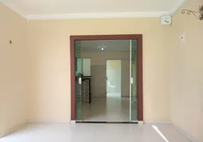 Foto 1 de Sobrado com 3 Quartos à venda, 89m² em Itaperi, Fortaleza