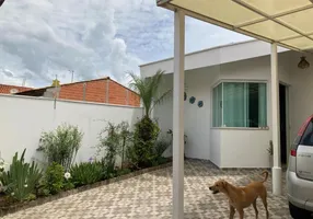 Foto 1 de Casa com 2 Quartos à venda, 120m² em Casa Forte, Recife