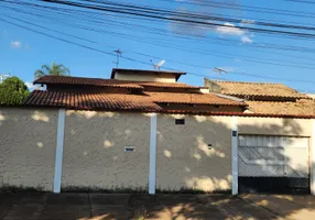 Foto 1 de Casa com 4 Quartos à venda, 228m² em Parque Amazônia, Goiânia