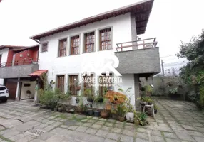 Foto 1 de Casa de Condomínio com 4 Quartos à venda, 153m² em Alto, Teresópolis