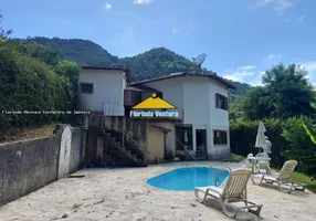 Foto 1 de Casa de Condomínio com 3 Quartos à venda, 265m² em Serrinha, Teresópolis