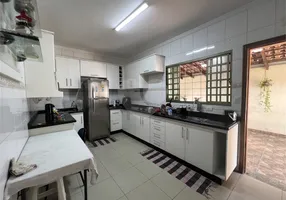 Foto 1 de Casa com 4 Quartos para venda ou aluguel, 240m² em Vila Pacífico, Bauru