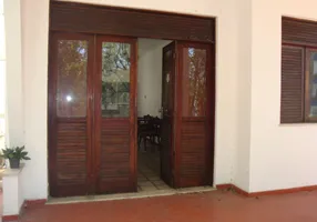 Foto 1 de Sobrado com 5 Quartos à venda, 234m² em Acupe de Brotas, Salvador