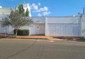 Foto 1 de Casa com 3 Quartos à venda, 210m² em Jardim Karaíba, Uberlândia