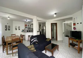 Foto 1 de Sobrado com 4 Quartos à venda, 111m² em Cambijú, Itapoá