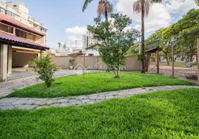 Foto 1 de Casa com 3 Quartos à venda, 243m² em Partenon, Porto Alegre