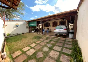 Foto 1 de Casa com 3 Quartos à venda, 320m² em Trevo, Belo Horizonte