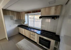 Foto 1 de Casa de Condomínio com 2 Quartos à venda, 75m² em Vila Falchi, Mauá