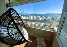 Foto 1 de Cobertura com 3 Quartos à venda, 112m² em Abraão, Florianópolis