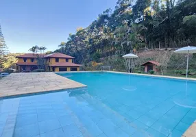 Foto 1 de Casa com 9 Quartos à venda, 415m² em Parque do Imbuí, Teresópolis