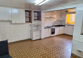 Foto 1 de Casa com 3 Quartos para alugar, 130m² em Vila Gomes, São Paulo