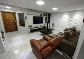 Foto 1 de Casa com 3 Quartos à venda, 305m² em Vila Curuçá, Santo André