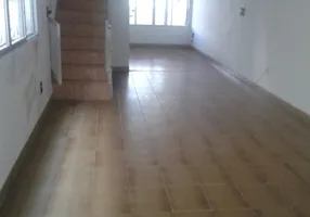 Foto 1 de Sobrado com 4 Quartos à venda, 170m² em Vila Cascatinha, São Vicente