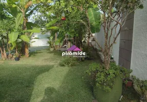 Foto 1 de Casa com 2 Quartos para alugar, 130m² em Centro, Caraguatatuba