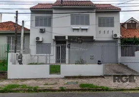 Foto 1 de Casa com 5 Quartos à venda, 301m² em Cristo Redentor, Porto Alegre