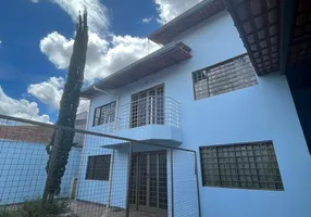 Foto 1 de Sobrado com 3 Quartos à venda, 271m² em Residencial Vale do Araguaia , Goiânia