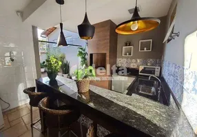 Foto 1 de Casa com 3 Quartos à venda, 230m² em Tabajaras, Uberlândia