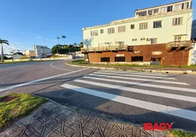 Foto 1 de Galpão/Depósito/Armazém para alugar, 277m² em Estreito, Florianópolis