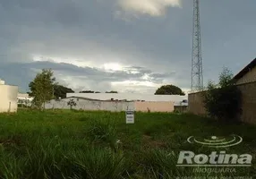 Foto 1 de Lote/Terreno à venda, 300m² em Segismundo Pereira, Uberlândia