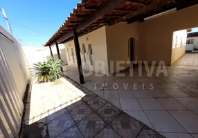 Foto 1 de Casa com 3 Quartos à venda, 250m² em Santa Mônica, Uberlândia