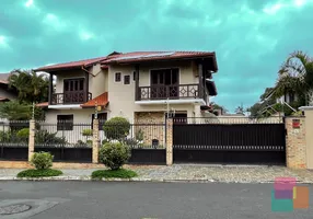 Foto 1 de Casa com 5 Quartos à venda, 458m² em América, Joinville