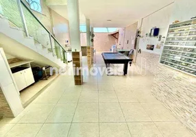 Foto 1 de Casa com 3 Quartos à venda, 230m² em Santa Mônica, Belo Horizonte