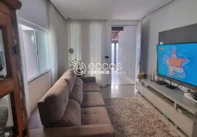Foto 1 de Casa com 3 Quartos à venda, 170m² em Santa Mônica, Uberlândia