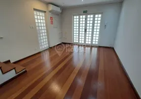 Foto 1 de Sobrado com 3 Quartos para venda ou aluguel, 170m² em Moema, São Paulo
