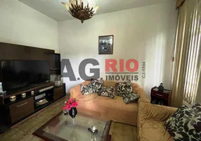 Foto 1 de Casa com 2 Quartos à venda, 83m² em Pechincha, Rio de Janeiro