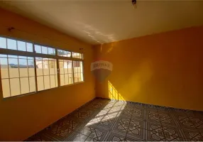Foto 1 de Casa com 2 Quartos para alugar, 70m² em Vila Dionísia, São Paulo