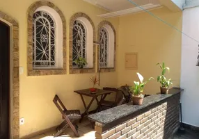 Foto 1 de Sobrado com 5 Quartos para venda ou aluguel, 300m² em Centro, Ribeirão Pires