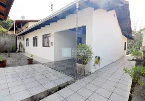 Foto 1 de Casa com 4 Quartos à venda, 200m² em Badenfurt, Blumenau