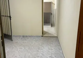 Foto 1 de Casa com 1 Quarto para alugar, 50m² em Bangu, Rio de Janeiro