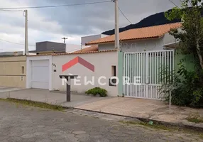 Foto 1 de Casa com 3 Quartos à venda, 178m² em Jardim Veneza , Peruíbe
