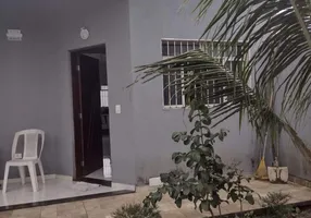 Foto 1 de Casa com 2 Quartos à venda, 85m² em Jardim Guacira, Itanhaém