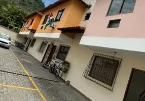 Foto 1 de Casa com 2 Quartos para alugar, 66m² em Jacarepaguá, Rio de Janeiro
