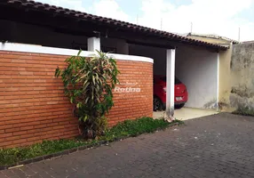 Foto 1 de Casa com 3 Quartos à venda, 194m² em Umuarama, Uberlândia