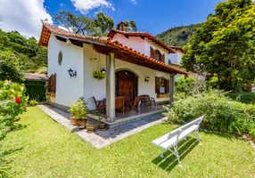 Foto 1 de Casa de Condomínio com 3 Quartos à venda, 158m² em Cascata dos Amores, Teresópolis