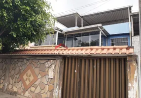 Foto 1 de Casa com 3 Quartos à venda, 200m² em Parque Laguna e Dourados, Duque de Caxias