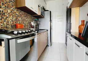 Foto 1 de Apartamento com 2 Quartos para venda ou aluguel, 60m² em Jardim Tupanci, Barueri
