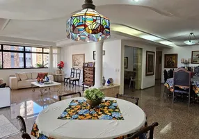 Foto 1 de Apartamento com 4 Quartos à venda, 275m² em Meireles, Fortaleza