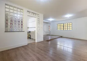 Foto 1 de Casa de Condomínio com 3 Quartos à venda, 390m² em Vila Pirajussara, São Paulo