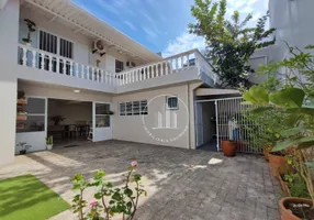 Foto 1 de Casa com 4 Quartos à venda, 189m² em Estreito, Florianópolis