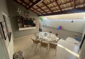 Foto 1 de Casa com 3 Quartos à venda, 159m² em Santa Rosa, Uberlândia